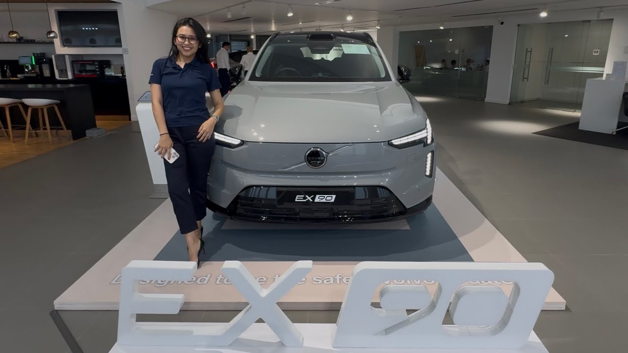 POV Walk-around! Volvo EX90 in Vapour Grey & Charcoal Black | Featuring Cindy Wong @heyfarahwong 