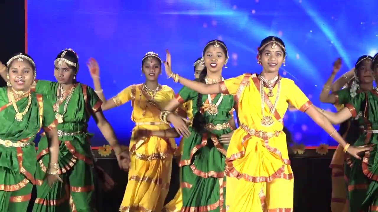 Welcome dance by IX B Girls 2025-26