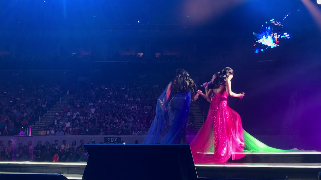 Regine endorses the NEW QUEENS at the R3.0 Concert (21 October 2017)