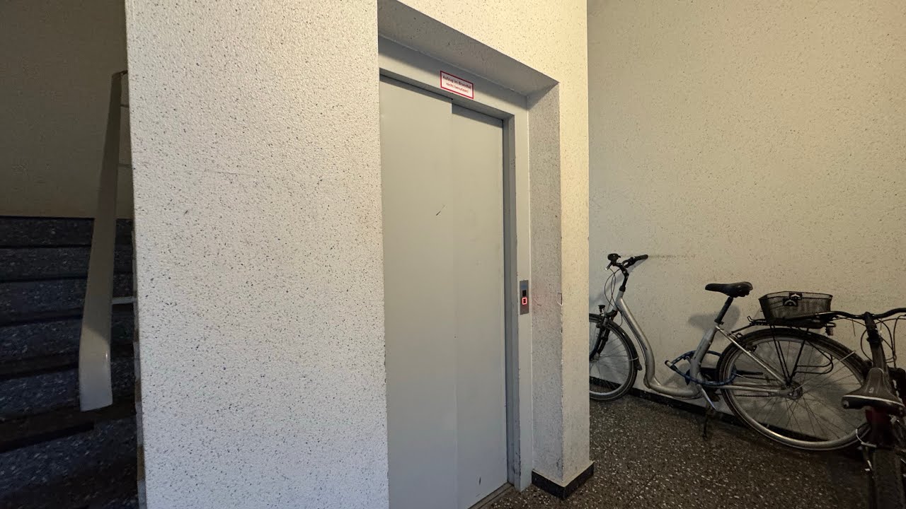 1982 Mod OSMA Aufzug in einem Ärztehaus In Datteln