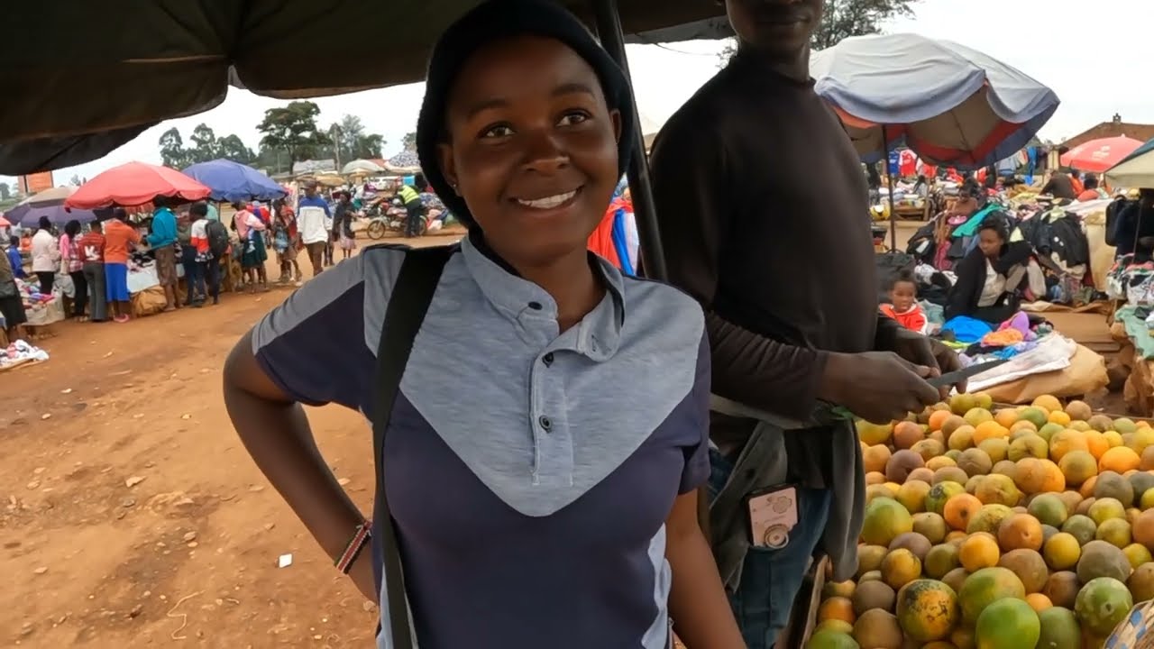 Shopping for fruits in kitale town @iammarwa @KurtCaz @chamsmediatv 