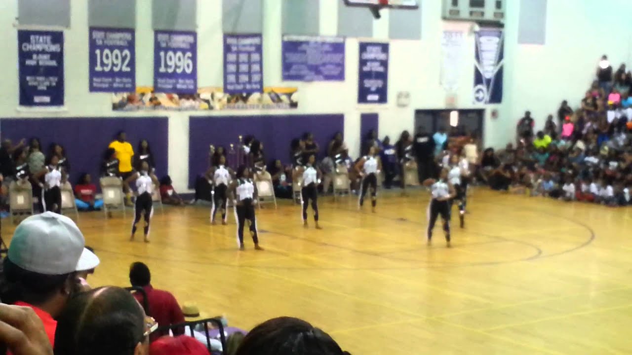 Bring It! Dancing Dolls vs Champagne Dancers (final round)