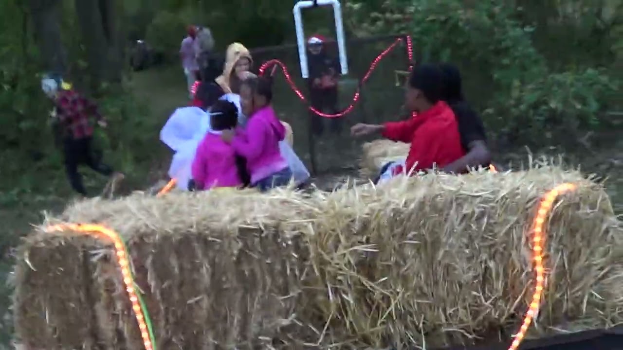 2016 Haunted Hayride Whitehall Collingwood Ave