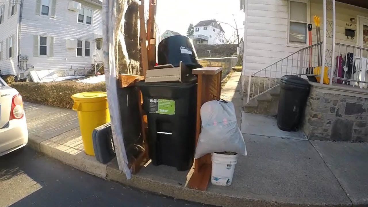 TRASH Picking for Treasures! Trying A New Town!