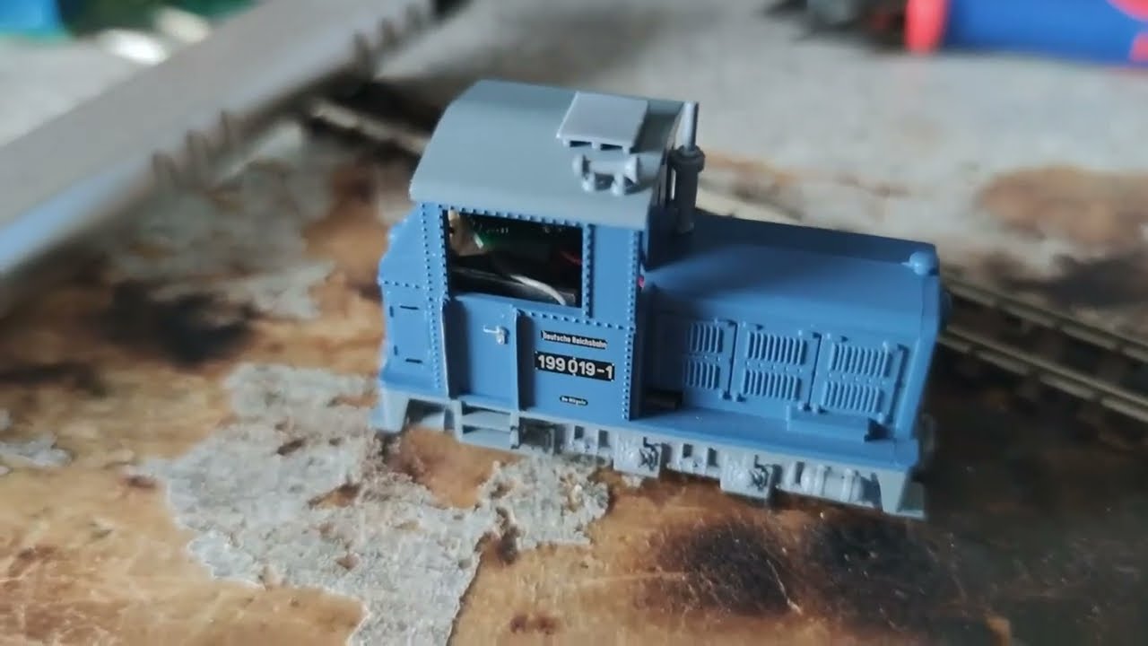 Decoderwerk 70401 Digitalisierung Roco Feldbahnlok 33204 (Produktvideo)