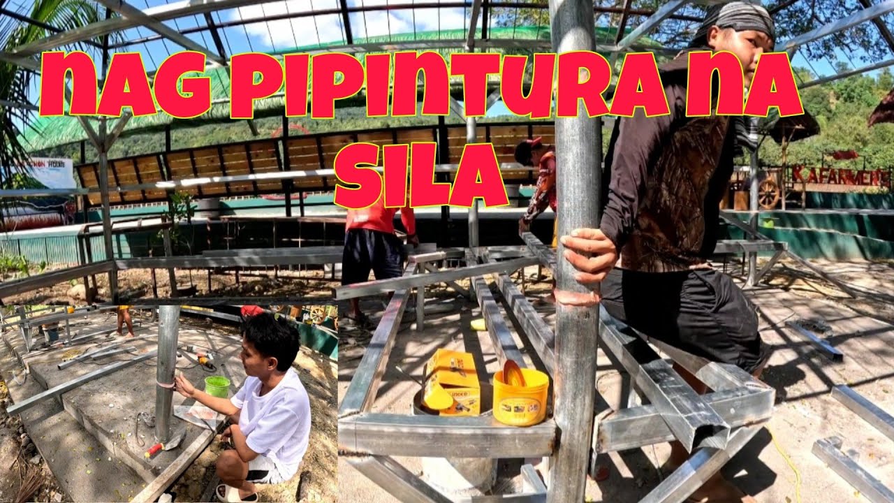 Malapit ng mag mukhang kawayan ang bakal |  may kahoy na rin para sa upuan