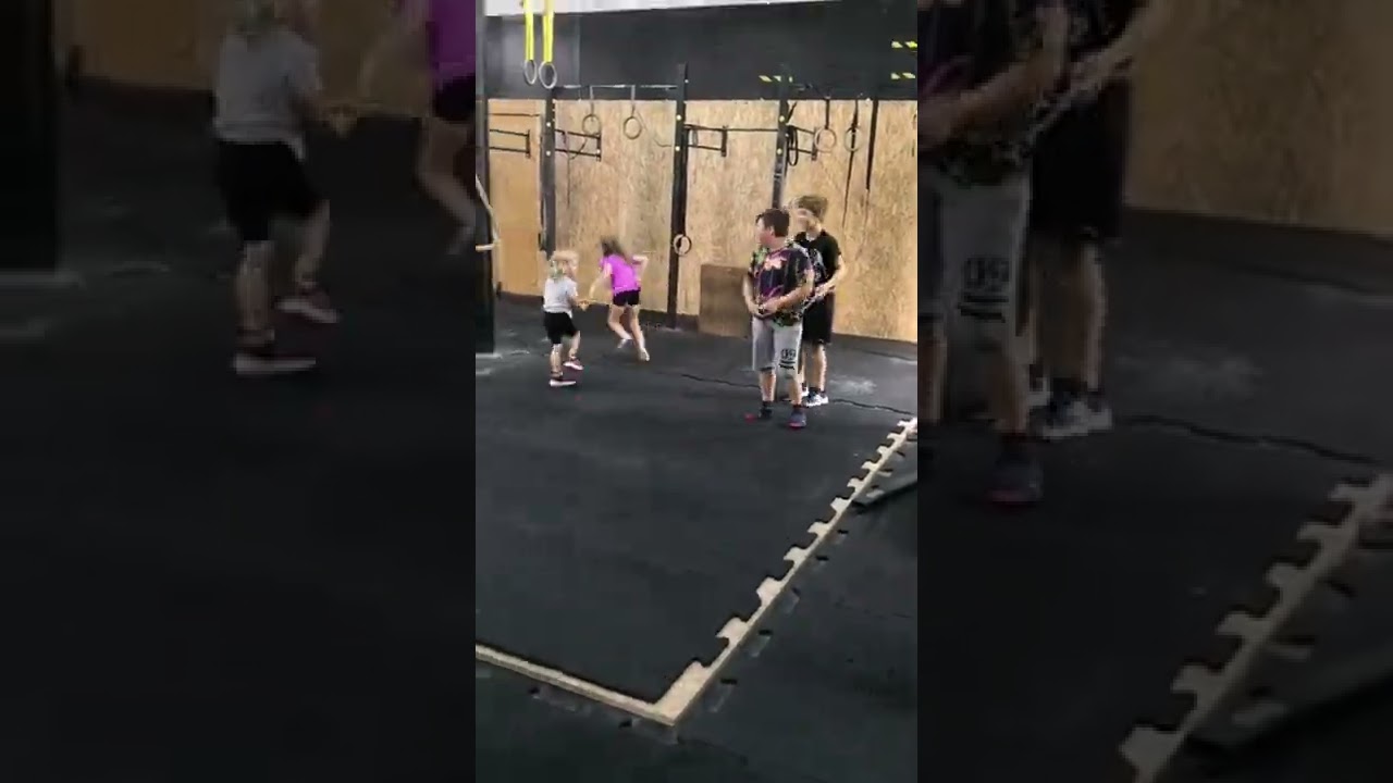 CrossKids zajęcia typu CrossFit dla początkujących dzieci. Tylko w Studio Formy Cross Gym Żyrardów 💪