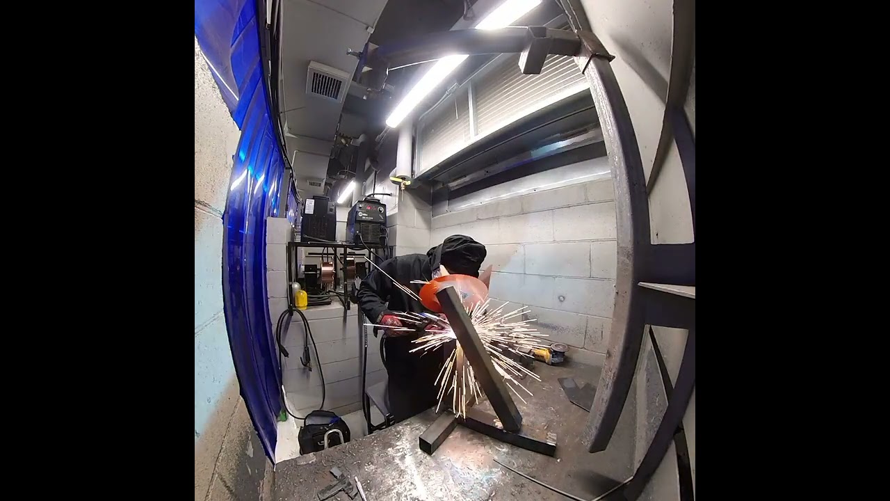 Mig welding  #asmr #weldingsounds #weldingart #Migwelding #metalart