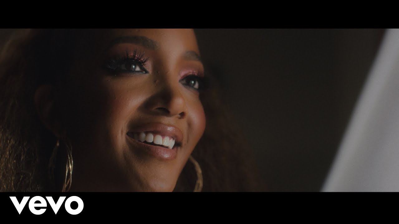 Mickey Guyton - How You Love Someone (Official Music Video)