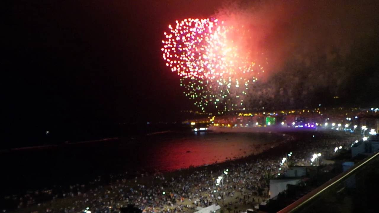 Fuegos Artificiales de San Juan 2016 en la Playa de Las Canteras