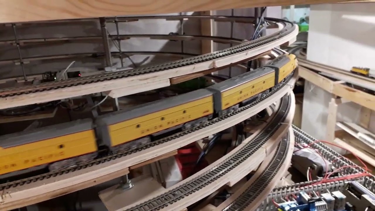 Première montée sur la rampe hélicoïdale du réseau