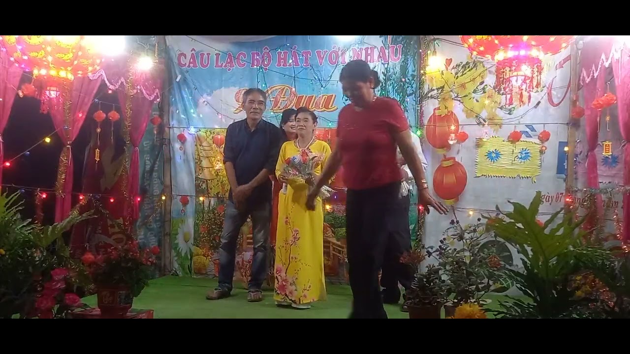 Dong  song  quê  em ( song ca)