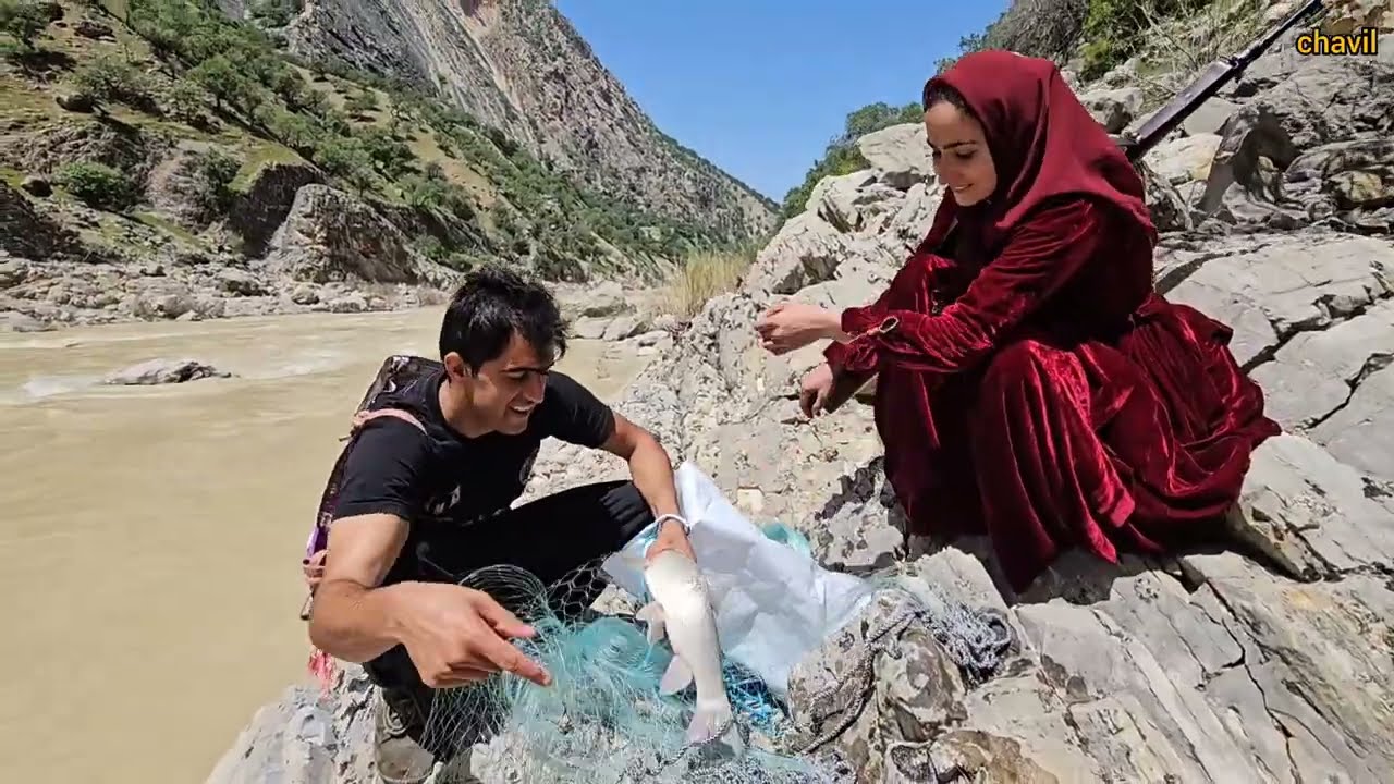 🎣Fishing Through a Dangerous Path | Ali & Fatemeh Cross Beautiful Waterfalls and Grill Fish 🌿🎣🔥