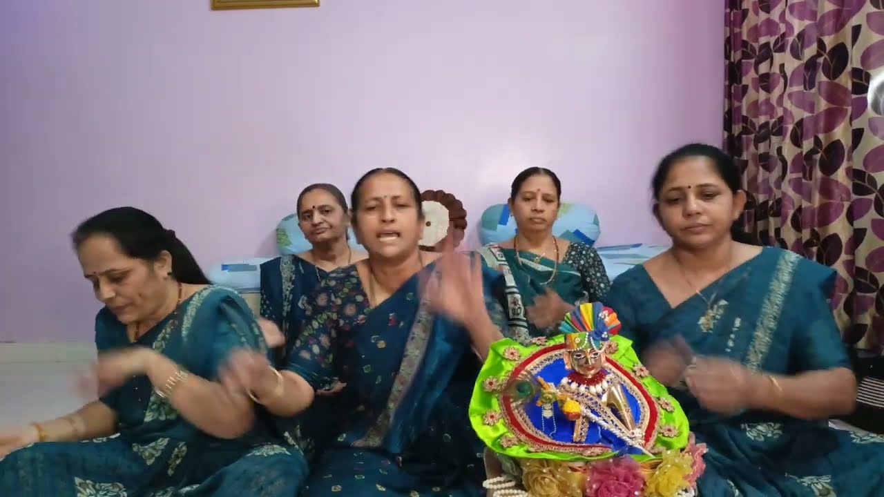 ગોકુળ મથુરા બે ગામડા જી રે (કિર્તન નીચે લખેલું છે) Gujarati Bhajan| Krishna Bhajan|  Krishna Dhun
