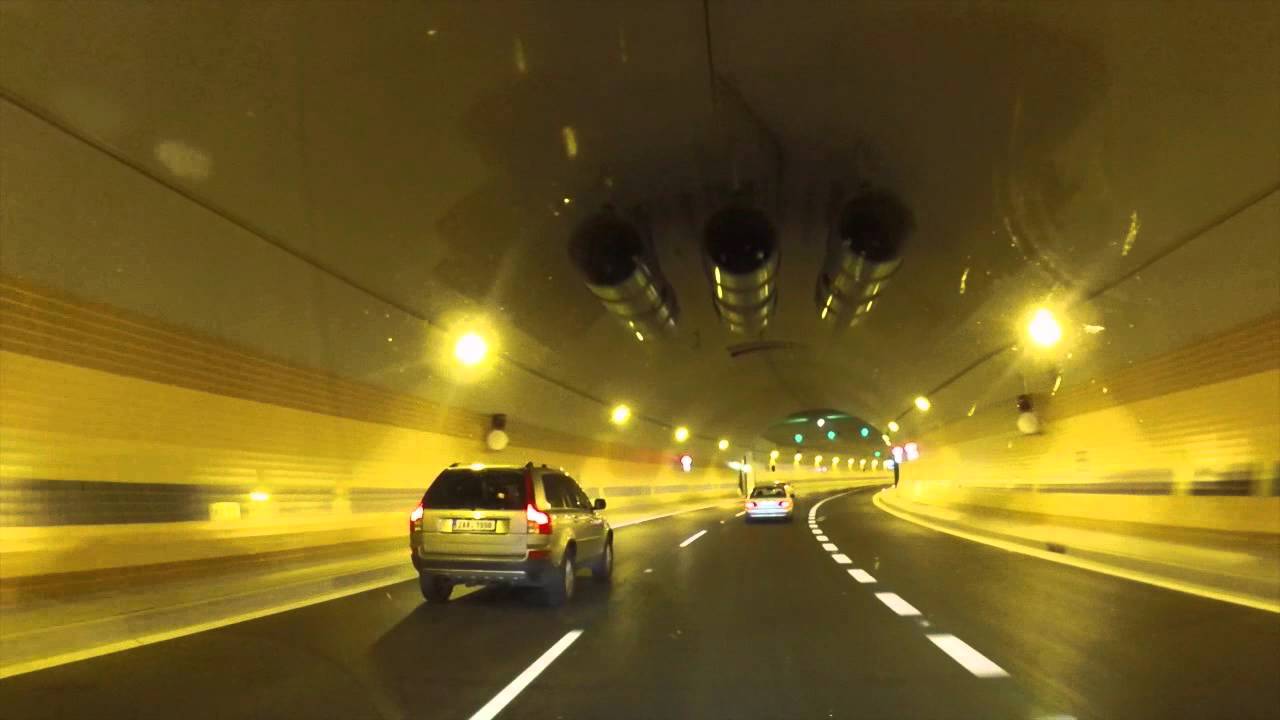 Tunel Blanka - průjezd v den otevřen&iacute; (Blanka Tunnel Complex)