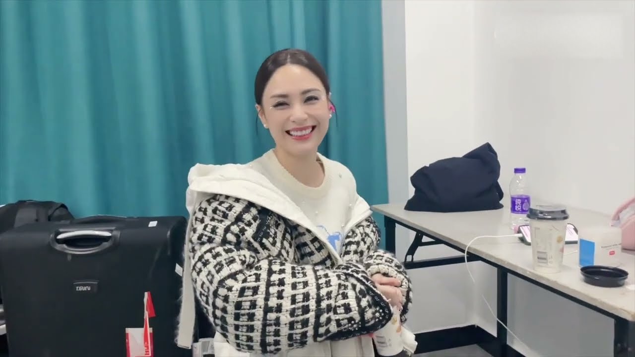 #twins 跨年vlog！和#王心凌 #于文文 #Jessica 深夜组局！又是为姐姐们友情落泪的一天～【八卦局长小c】