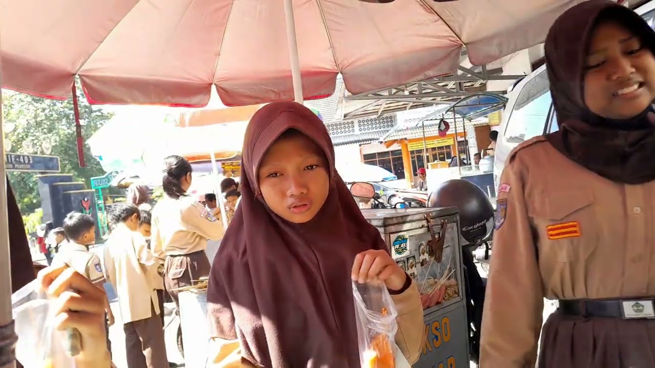 Adiknya pingin jadi sheff