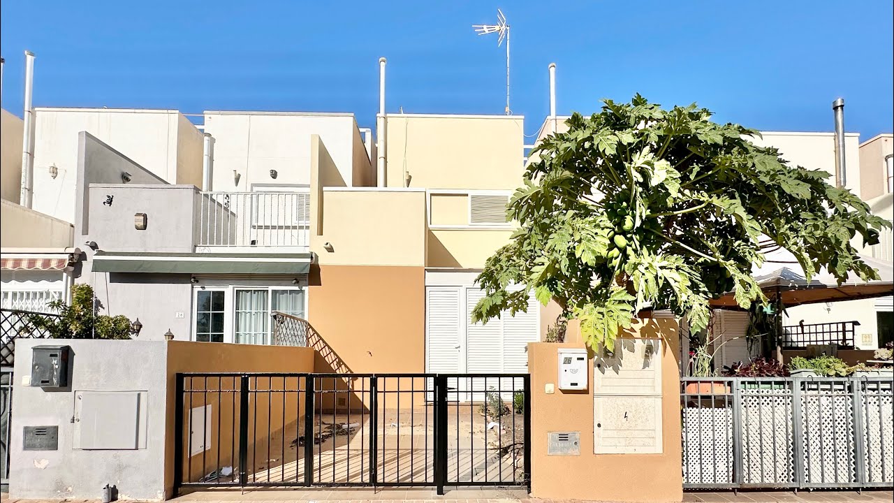 Casa en venta en San Pedro del Pinatar. Se vende duplex zona Salinas