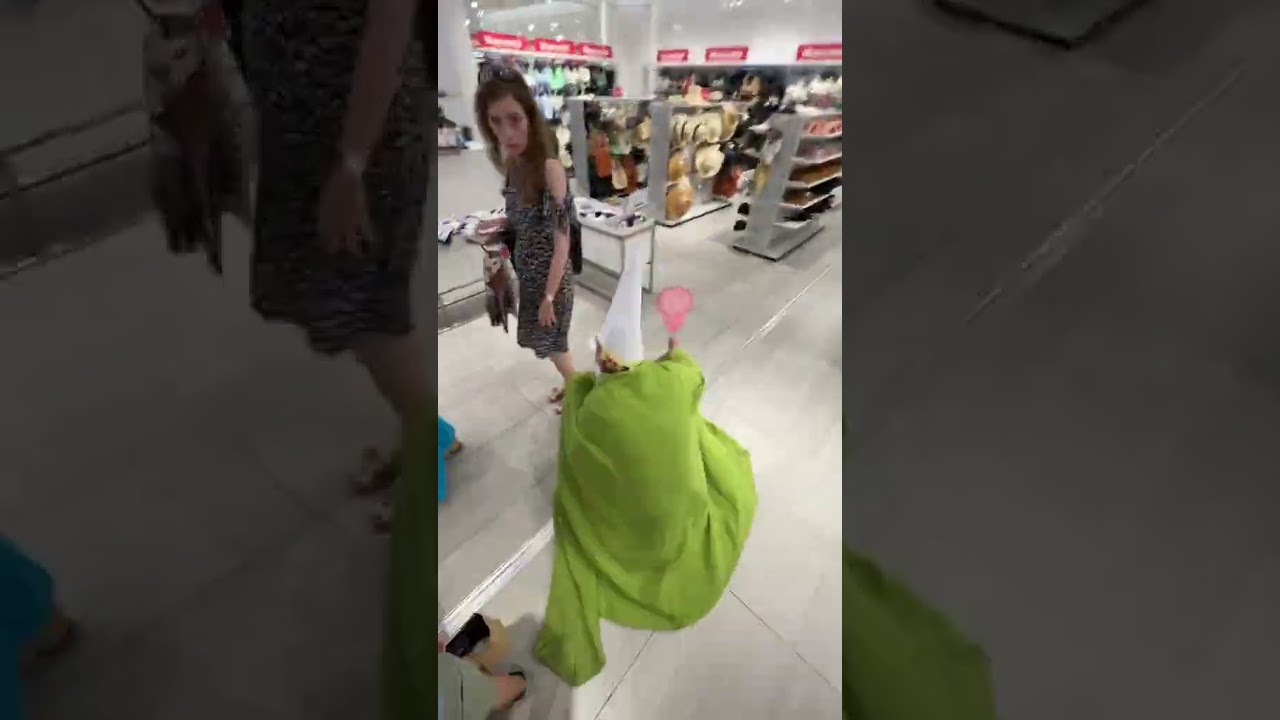 Tiny green wizard 