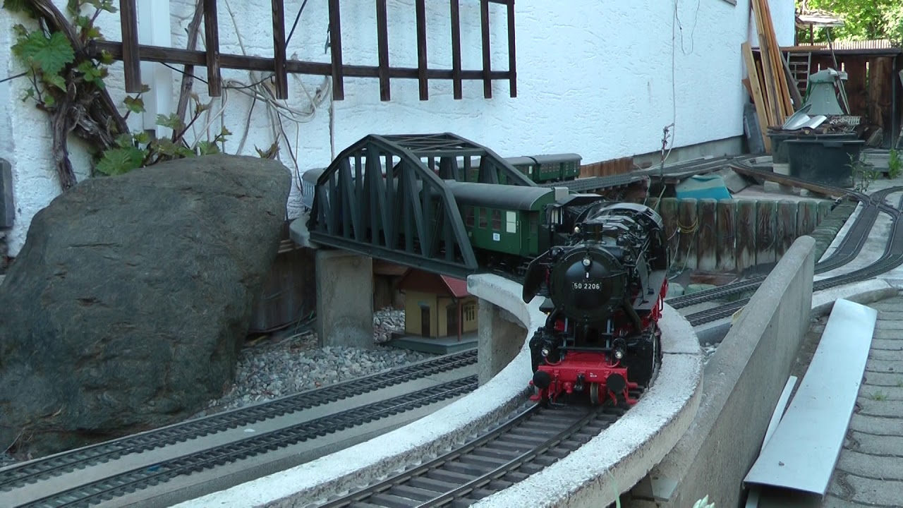 K&ouml;nigsspur von M&auml;rklin und KM1 bei mir im Garten 3