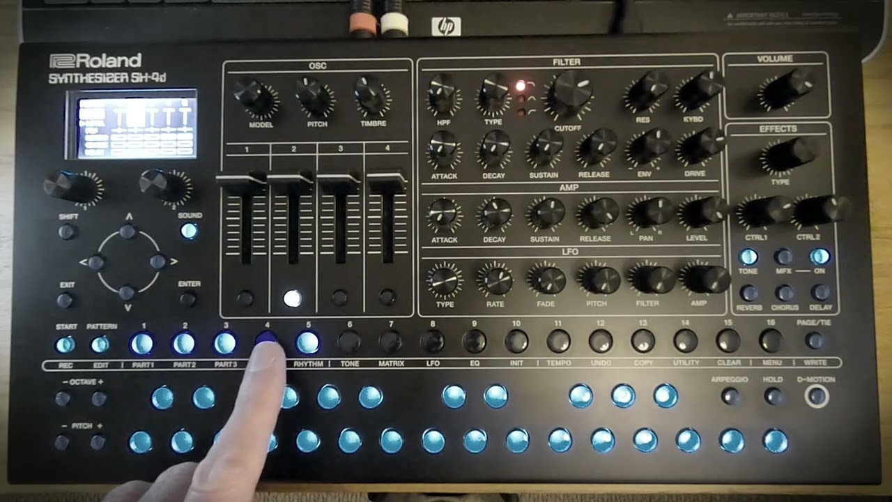 Roland SH-4D / 'Evoke'