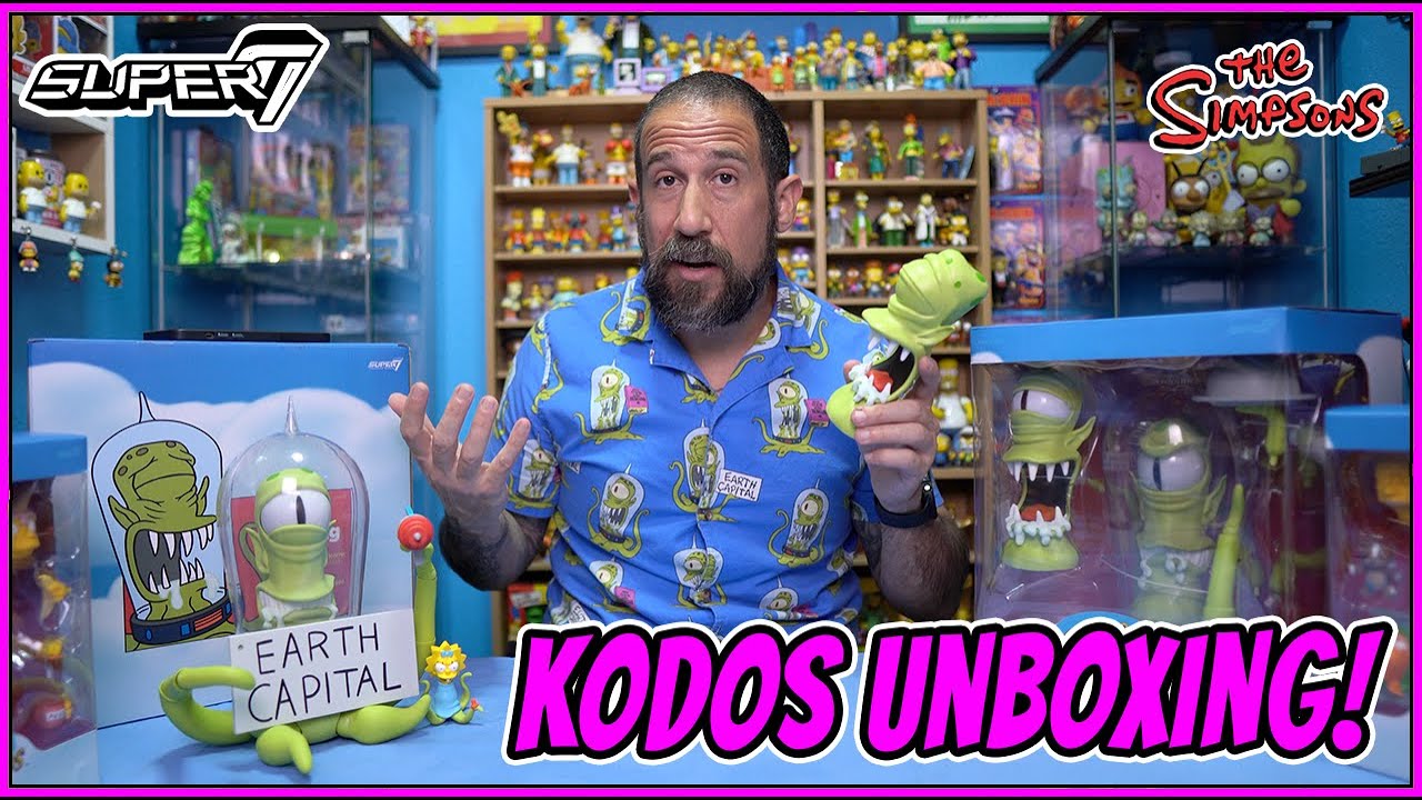 I opened up KODOS from The Simpsons Ultimate line Wave 3!