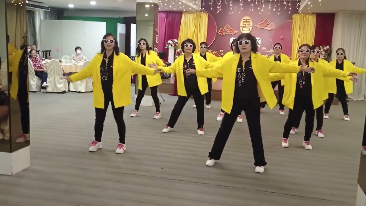 经典粤语《皇後大道東》| 抖音洗脑歌 |Queen's Road East Dance | Tiktok Dance Song | Cantonese Song