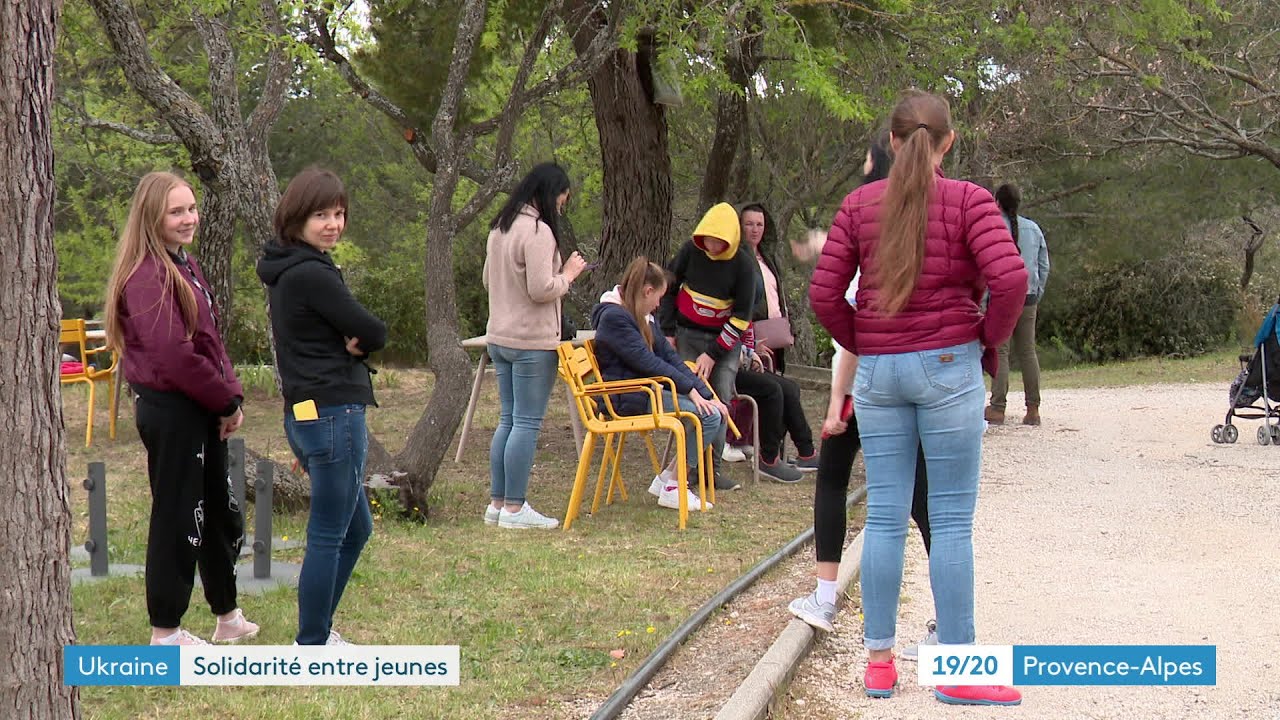 Guerre en Ukraine : les jeunes des Bouches-du-Rhône viennent en aide aux réfugiés ukrainiens
