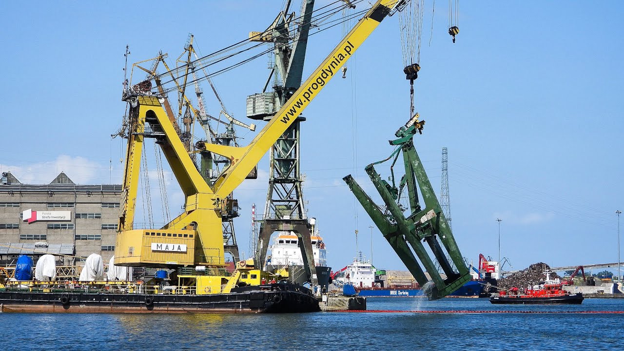 Gdańsk Kanał Kaszubski dźwig MAJA wyciąganie z Martwej Wisły dźwigu stoczniowego po nawałnicy 🚧