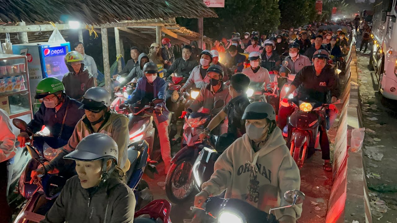Bến phà Cù Lao Dung qua Cầu Quan ngày mùng 6 Tết năm 2026 