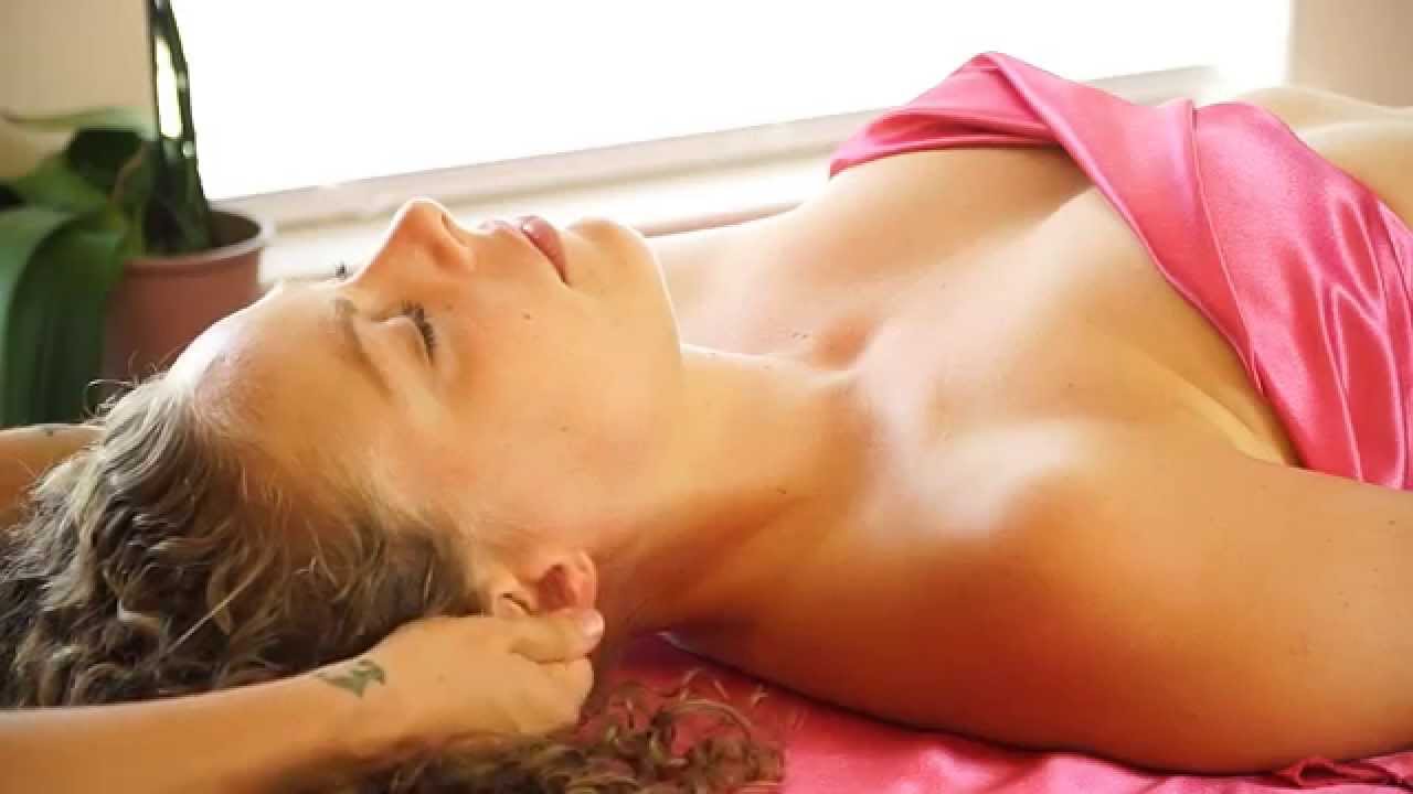 Swedish Face Massage Therapy Techniques For Headaches & Relaxation