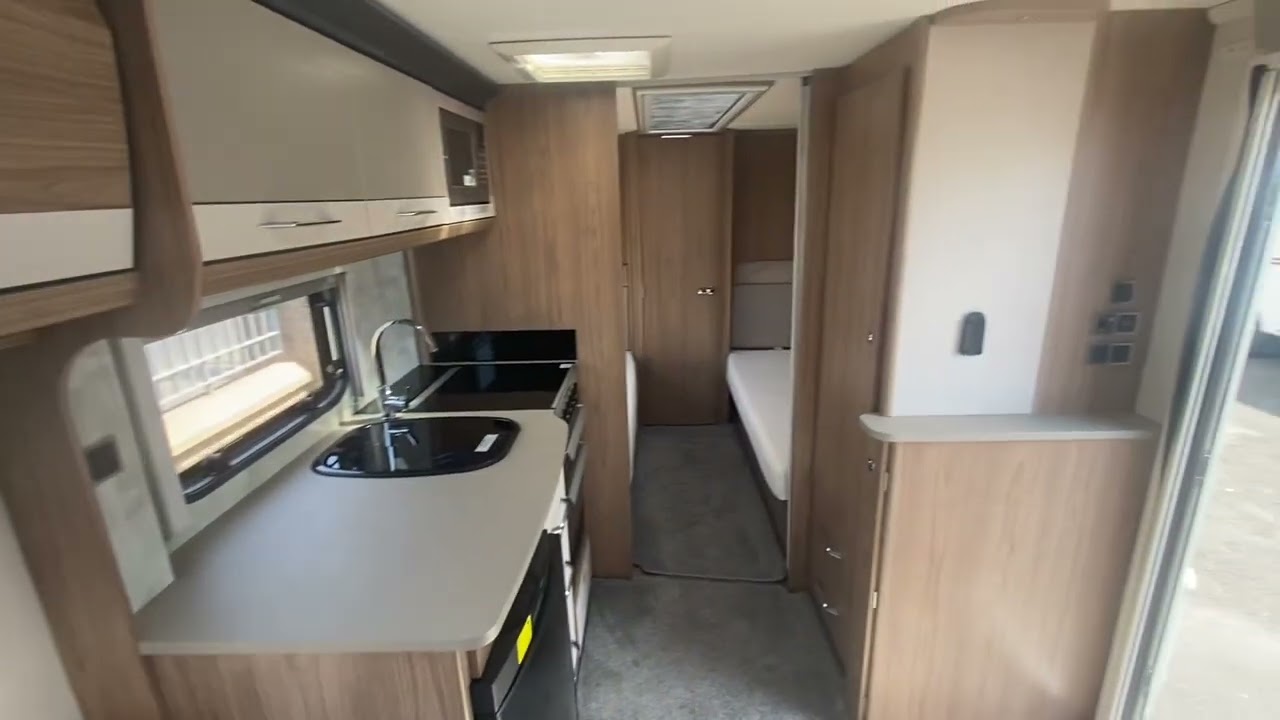 Used coachman VIP 565 twin bed caravan
