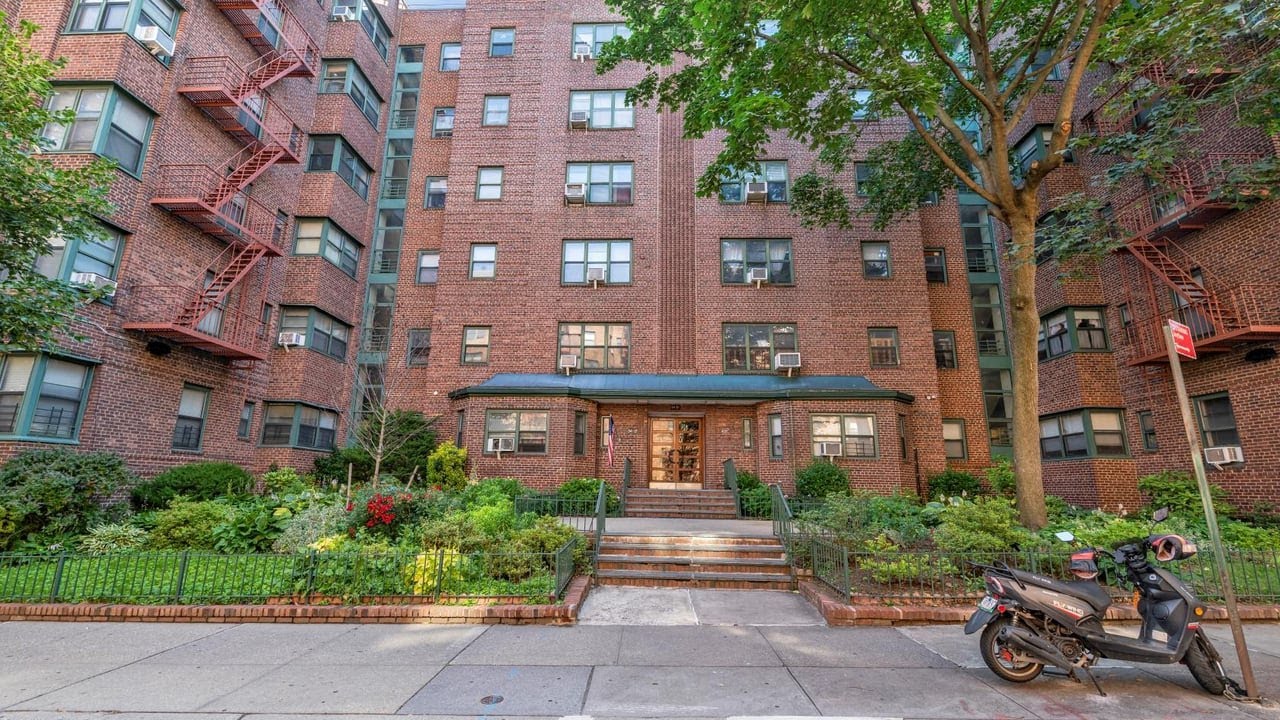 34-21 78th St, Jackson Heights, NY