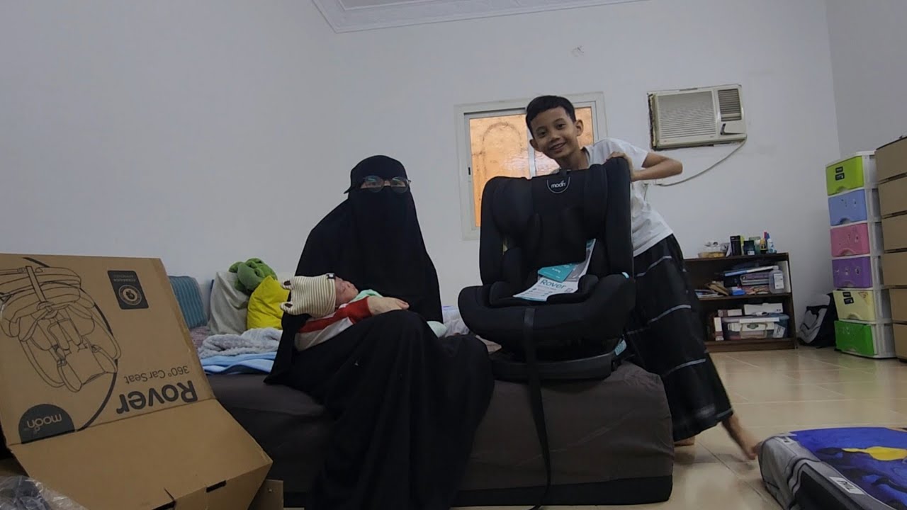 PUTRA UMII GILLBY YG DI LAHIRKAN DI MAKKAH DAPAT HADIAH SPESIAL DARI NENEK & ATOK DI SINGAPORE