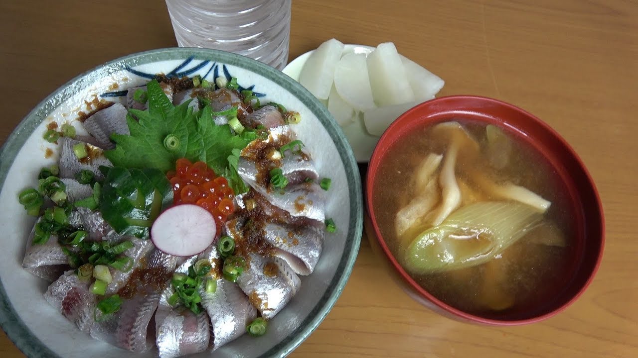朝ごはん作ってみた。『生イワシ丼』