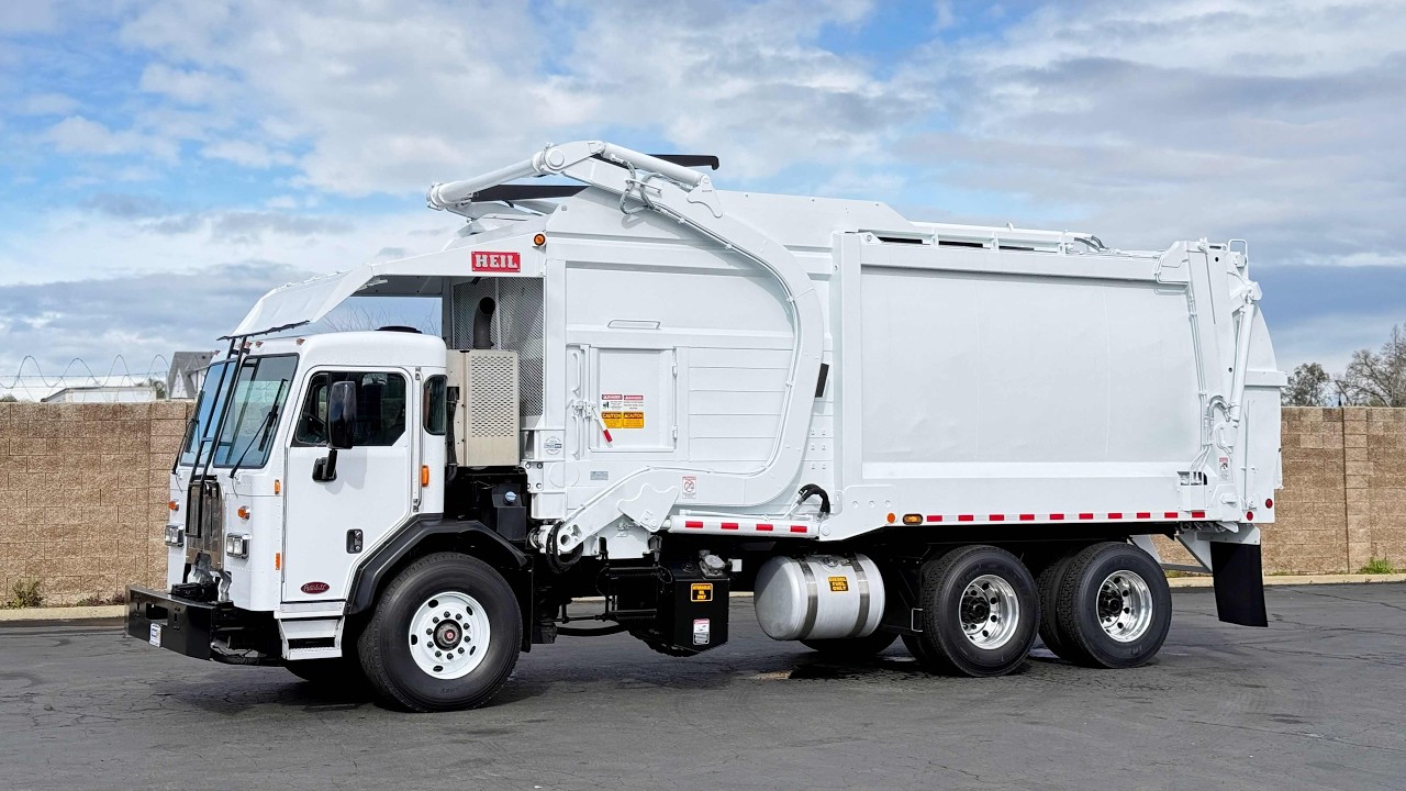 2016 Peterbilt 320 Heil Half Pack 40 Yard Front Load Garbage Truck 15380