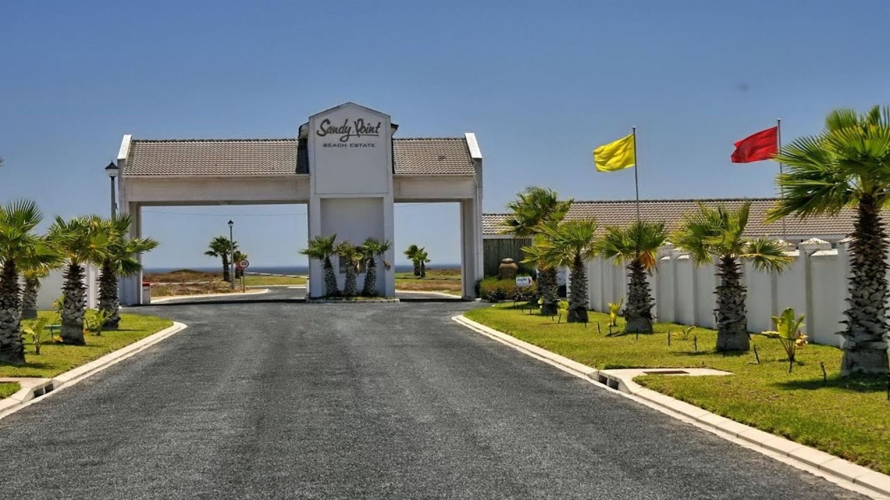 Modern 3 bedroom home in Sandy Point Beach Estate