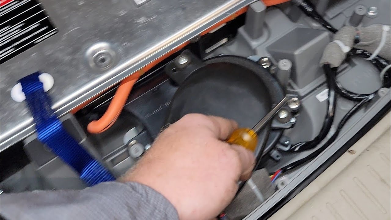 Independent Tech Request - 2005 - 2012 Ford Escape/Mariner Hybrid Stop Safely Now P0A81 / P0A96 Fix