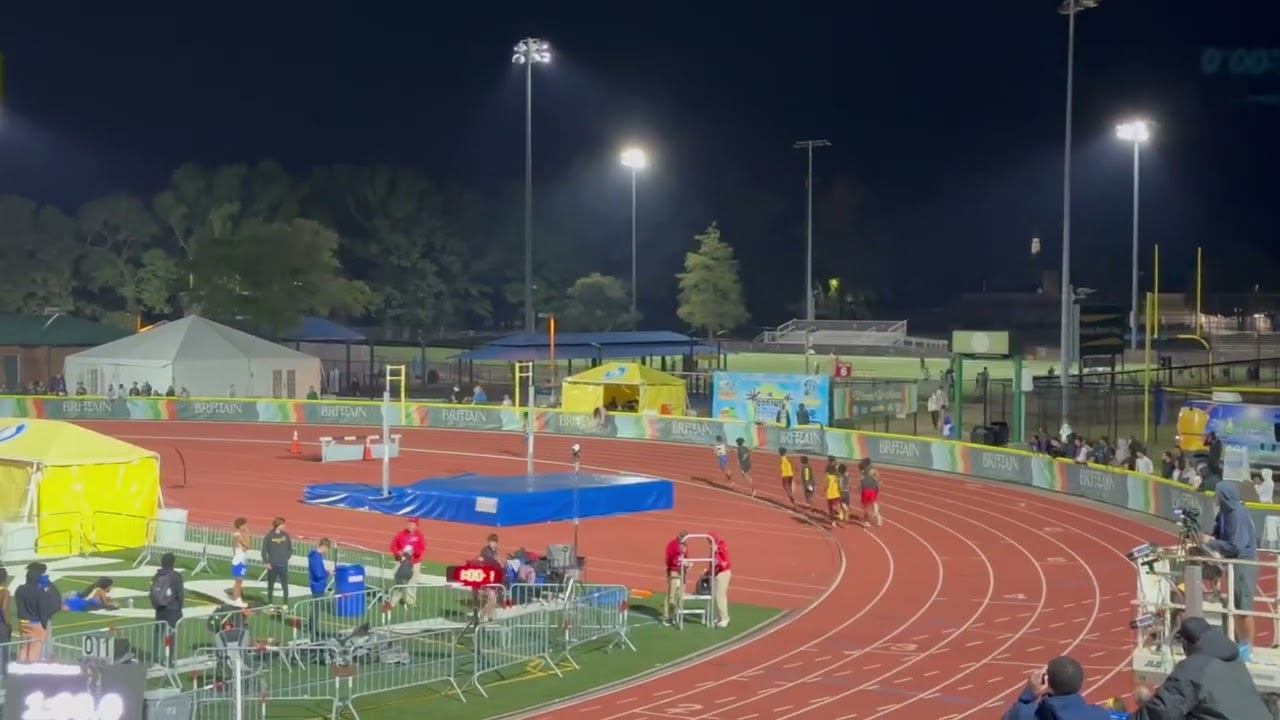 Chase Lopez 800m vs Quincy Wilson