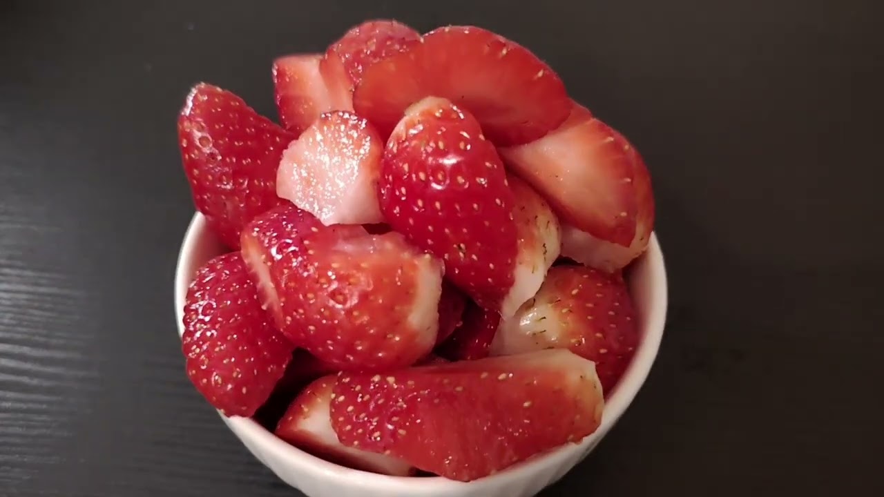 Strawberry smoothie | strawberry milkshake | @EvangFamily 