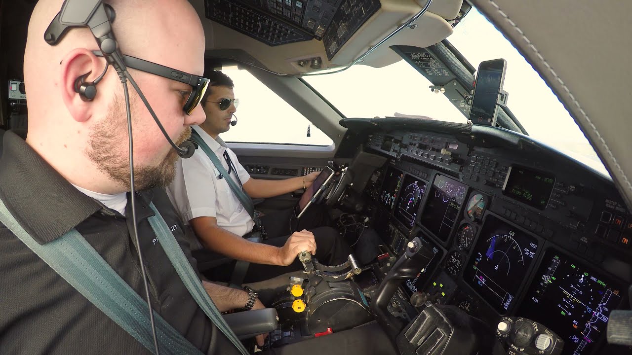 Gulfstream IV-SP Landing in Canouan | *COCKPIT AUDIO*