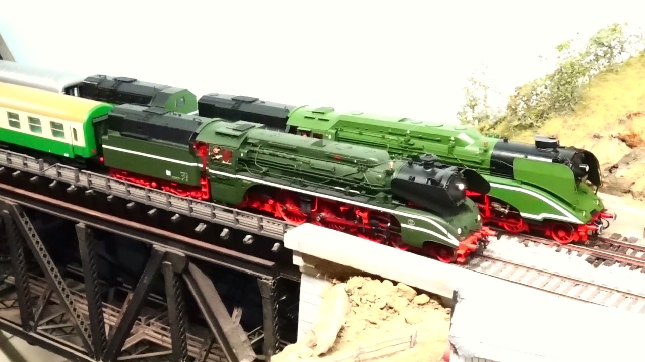 Running Trix 25027 DR Br 02.0314 & Roco Br02 0201 in Excursion Style. (Marklin 39027, Roco 63198)