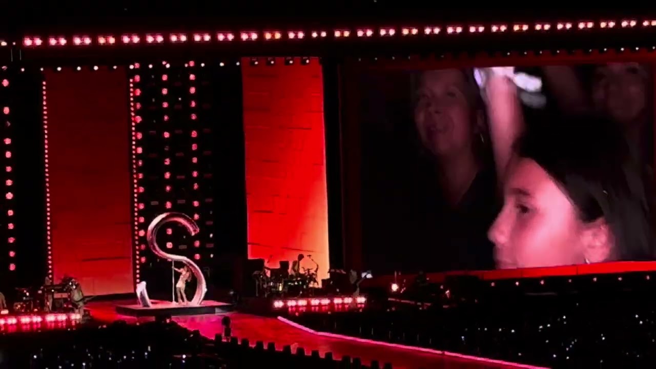 Soltera / Shakira / Las Mujeres Ya No Lloran World Tour / Medellín/ 2025