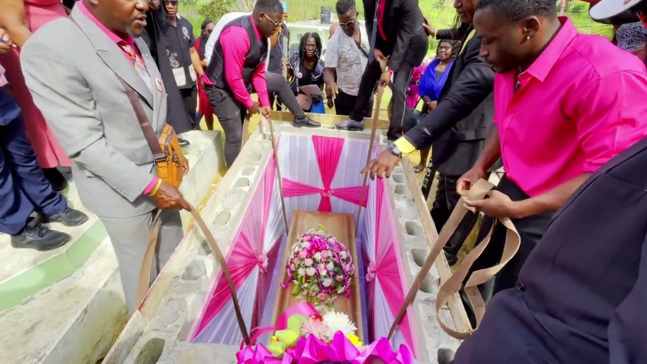 Olive [ AUNT GEE  ] Thompson GRAVESIDE