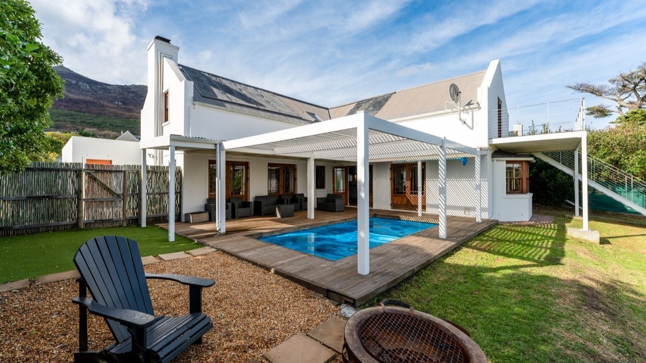 Noordhaven, Noordhoek | House Tour - Family Haven with Timeless Charm