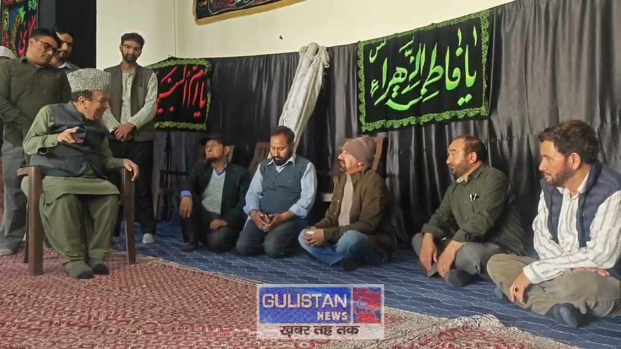 Dr Jaffar Akhoon addressed the public during Qambar Ali Akhoon funeral procession