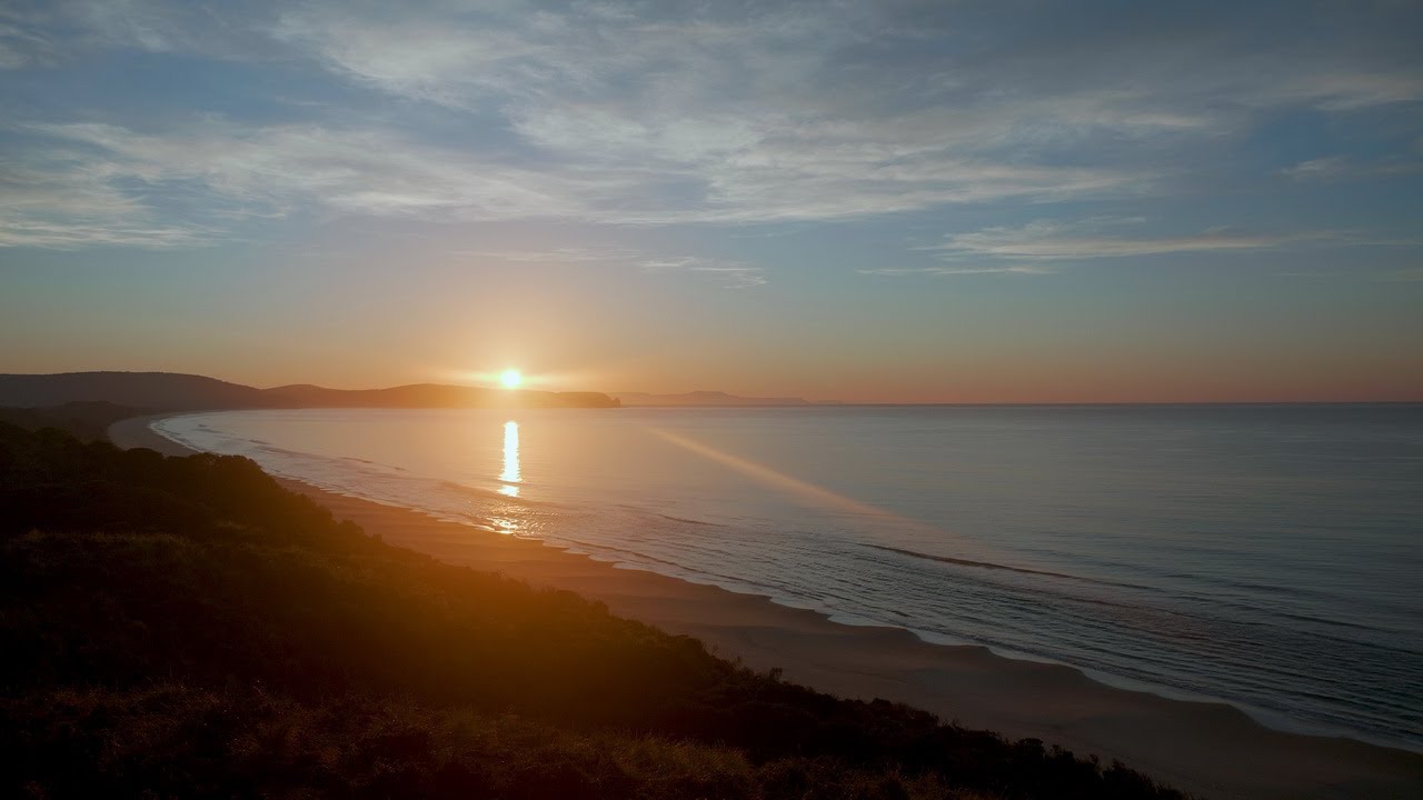 Sunrise Ambience over the Island off the Coast of Tasmania | Bruny Island, Australia