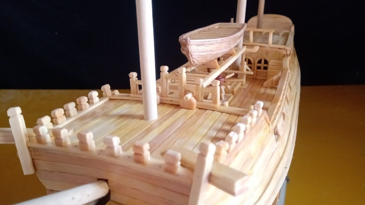 H.M.Y Royal Caroline dari stik es krim part 1