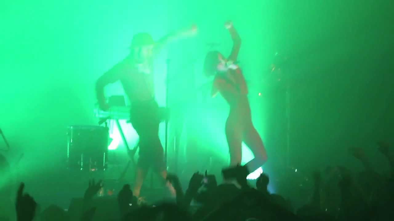 Nathan Barnatt Dances with Yelle