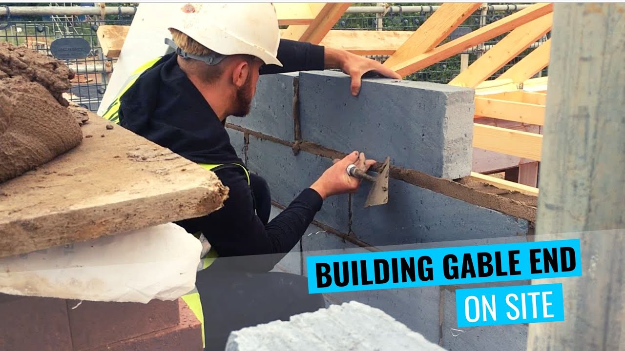 Building gables - Bricklaying on site UK